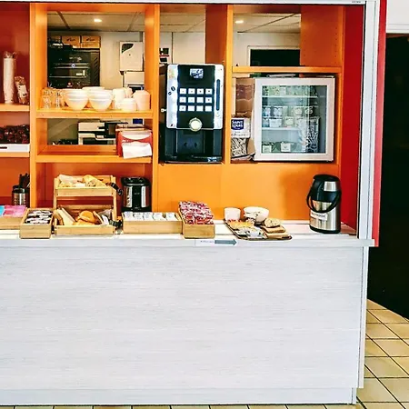 Premiere Classe Angers Sud Louvre Group מלון