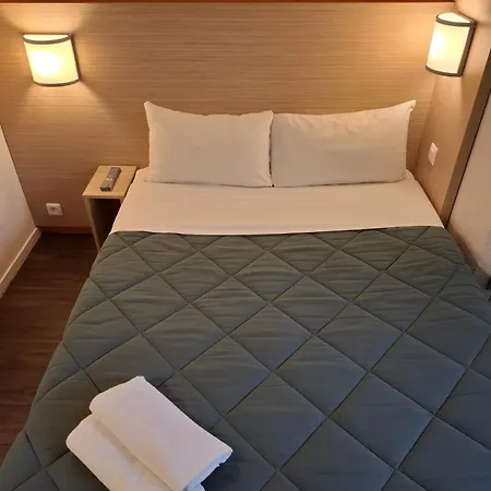 Premiere Classe Angers Sud Louvre Hotels Group * Les Ponts-de-Cé