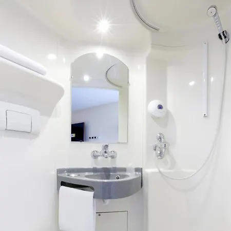 Hotell Premiere Classe Angers Sud Louvre Hotels Group *